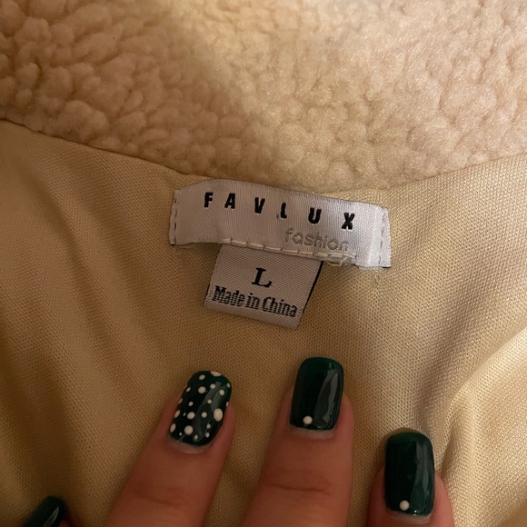 Fuzzy jacket - Picture 2 of 4